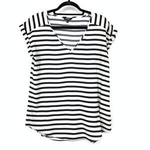Express Short Sleeve V-Neck Popover Blouse Womens Size Medium Black White Stripe